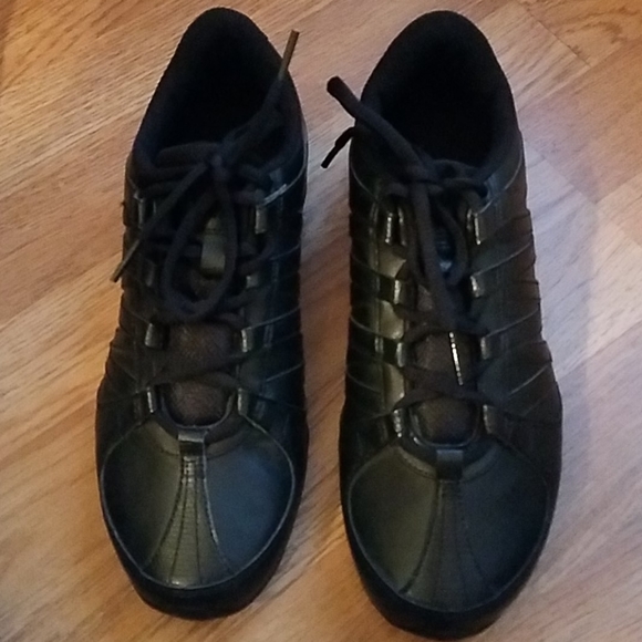 Nike Musique black sneakers NWOB size 8